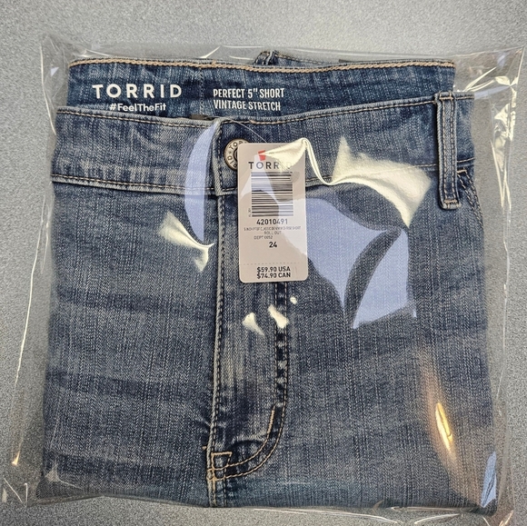 TORRID Plus Size Perfect 5" Vintage Stretch Boyfriend Classic Mid-Rise Short - Picture 14 of 15
